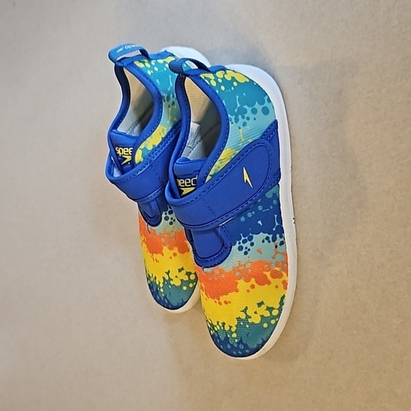 Speedo water shoes - Picture 1 of 8